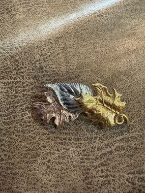 Decorative Metal Leaf Accent Trio in Gold, Silver, and Bronze
